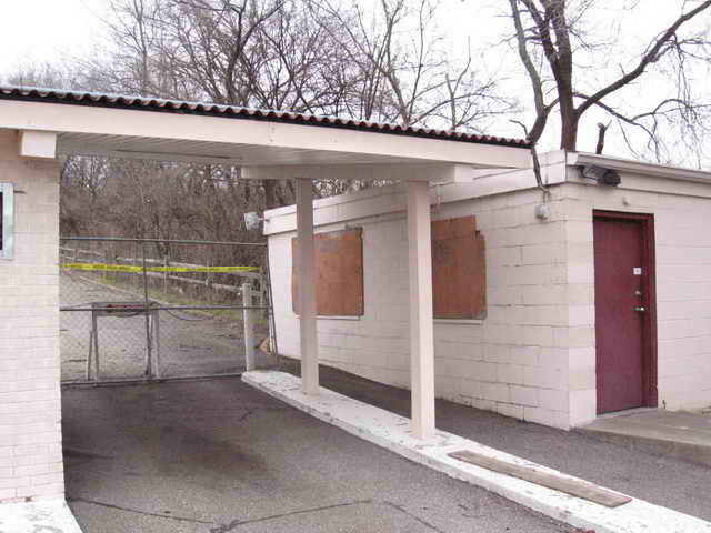 Oakley Drive-In - 2006 Photo (newer photo)